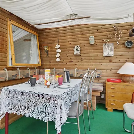 Dom wakacyjny Lovely In With Wifi